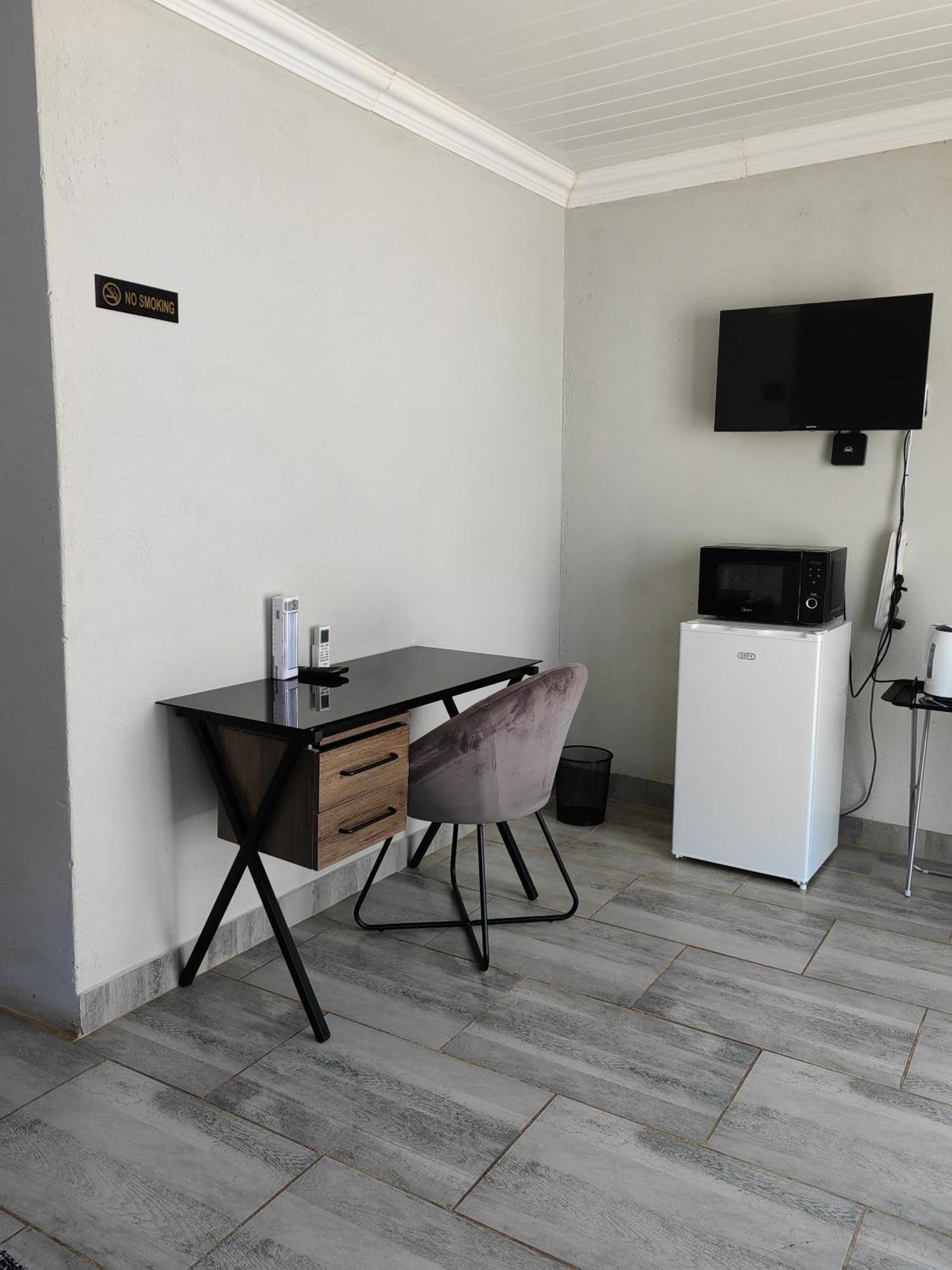 Back Of The Moon Guesthouse Kuruman Eksteriør bilde